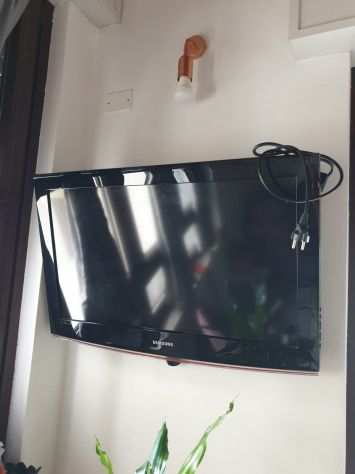 tv samsung 32quot non funzionante  porta tv a parete cavo nuovo