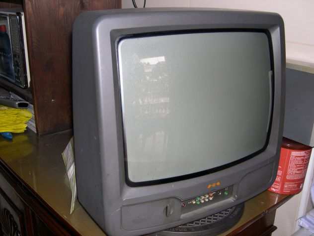 TV televisore a colori Mivar 14 pollici come nuovo con istruzioni