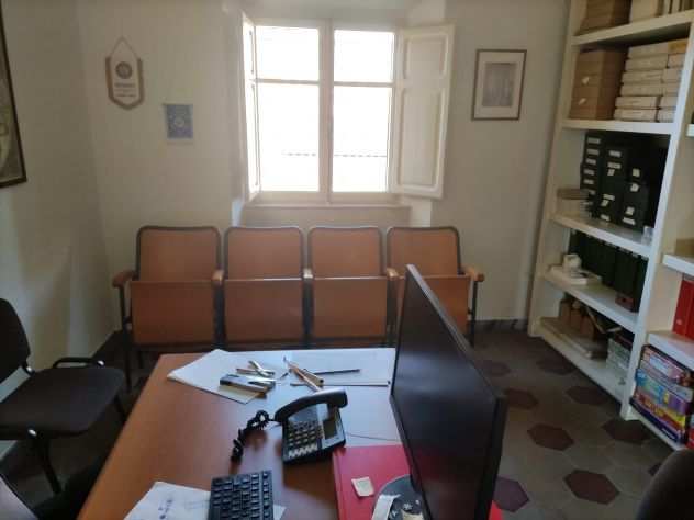Ufficio in vendita a Avenza - Carrara