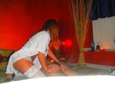 Un dolce massaggio per momenti di assoluto relaxx.....oggi nuova massaggiatrice