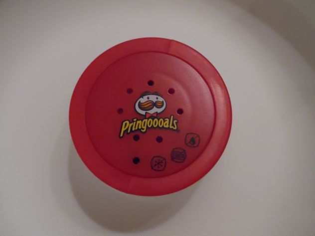 UN PORTA PATATINE PRINGLES NUOVO ORIGINALE MARCA PRINGLES PRINGOOOALS CONFEZIONA