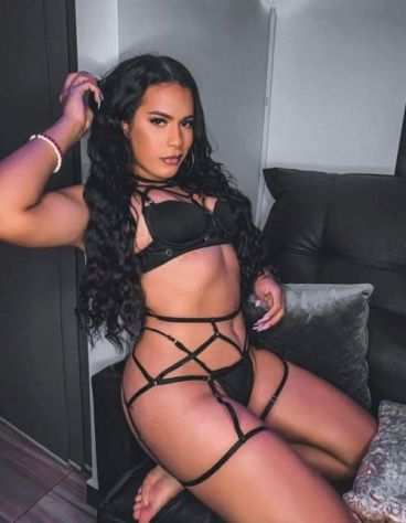 UN VERO GIOIELLINO,23ENNE ASSAI SPLENDENTE