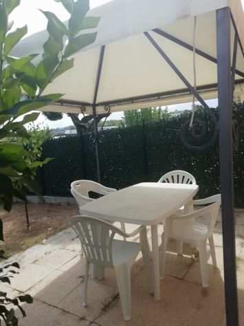 Vacanze davanti al mare con giardino ed ingresso privato