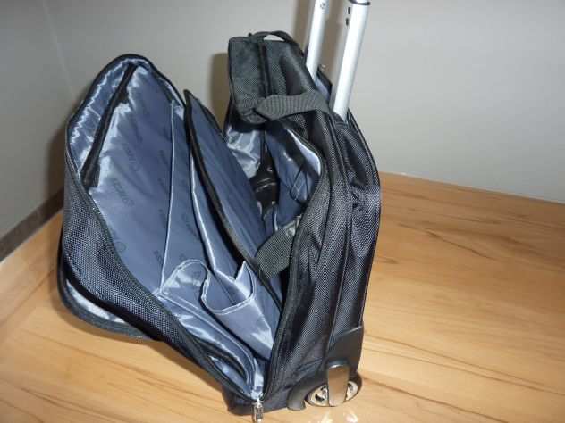 Valigia trolley business Swiss Peak mai usata