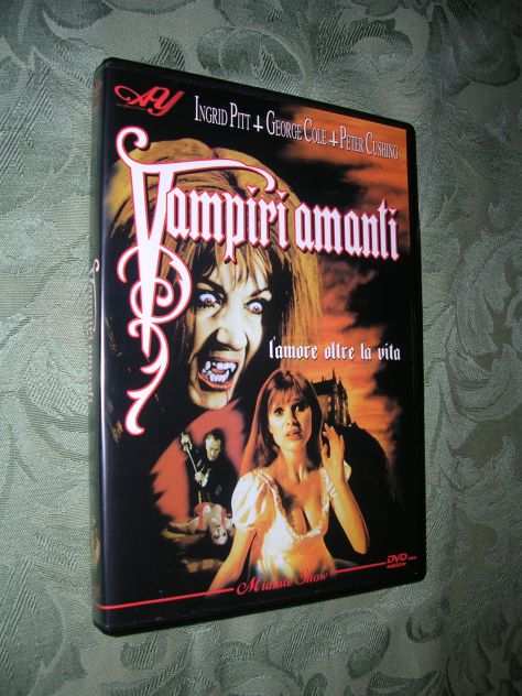 VAMPIRI AMANTI