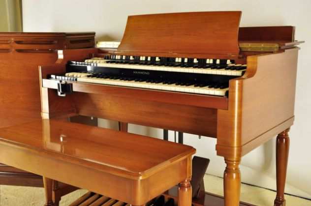 Vari Organi Hammond Originali Ricondizionati.