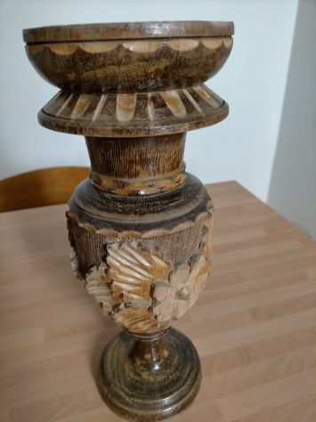 Vaso in legno lavorato a mano