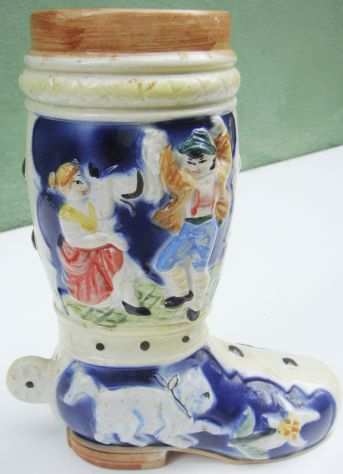 Vaso Stivale-Ceramica a rilievo, smaltata e dipinta a mano-cm. 21h-ca.1970-