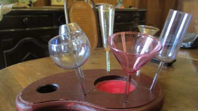 vassoio con bicchieri vintage