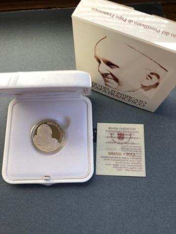 Vaticano. 5 Euro  20 Euro 20132023 quotPontificato Di Papa Francescoquot  quotArte e Fedequot (2 monete) Proof  BU