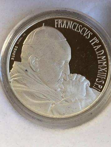 Vaticano. 5 Euro  20 Euro 20132023 quotPontificato Di Papa Francescoquot  quotArte e Fedequot (2 monete) Proof  BU