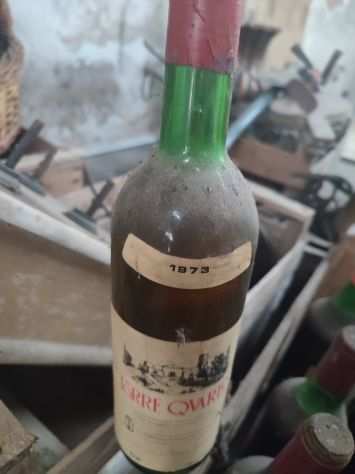 Vecchie bottiglie di vino