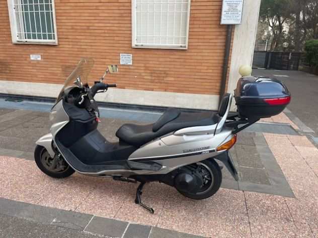 vendesi Burgman 400 scooter