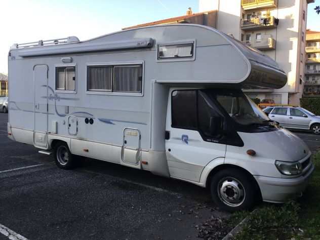 Vendesi camper mansardato Rimor 678