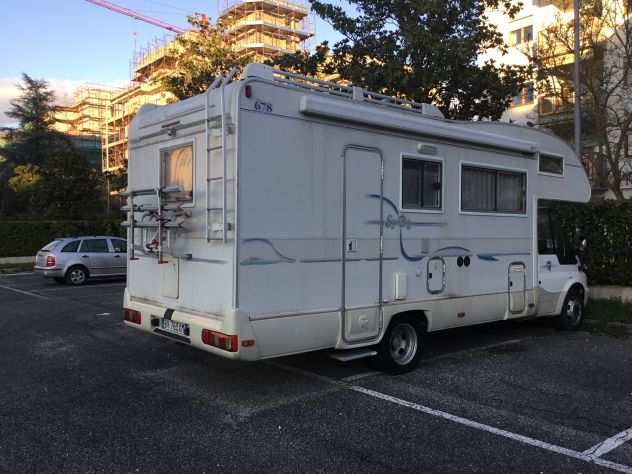 Vendesi camper mansardato Rimor 678