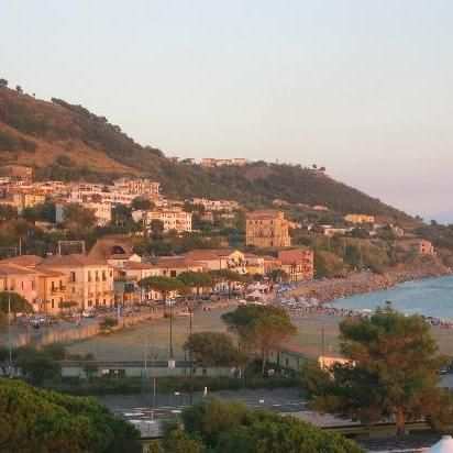 Vendesi complesso turistico in Calabria
