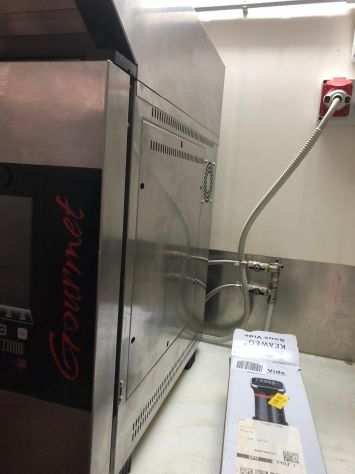 Vendesi forno multifunzionale con annessa cappa di aspirazione regolamentata asl