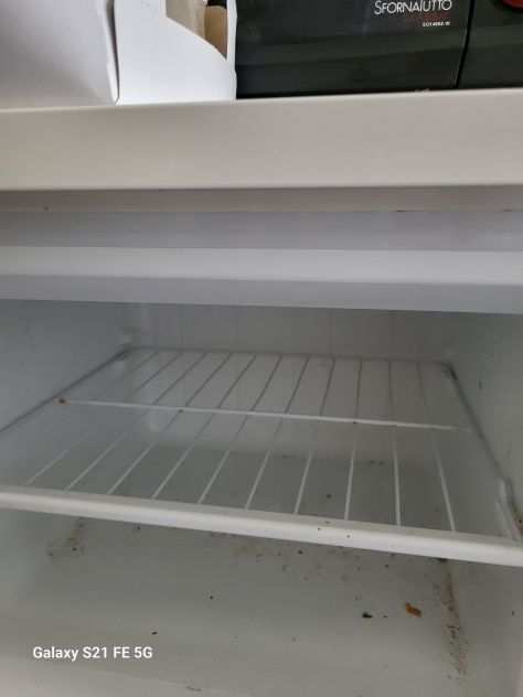Vendesi frigorifero