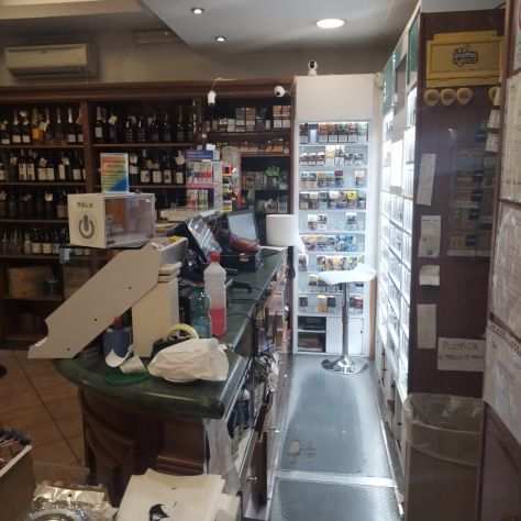 Vendesi Immobile e Attivitagrave di Tabaccheria Roma Ostiense