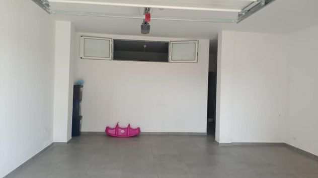 Vendesi in San Donaci (Br) app. al primo piano con garage al piano terra
