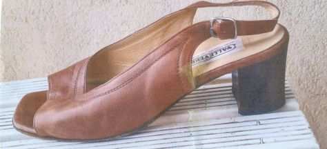 vendesi sandali per donna