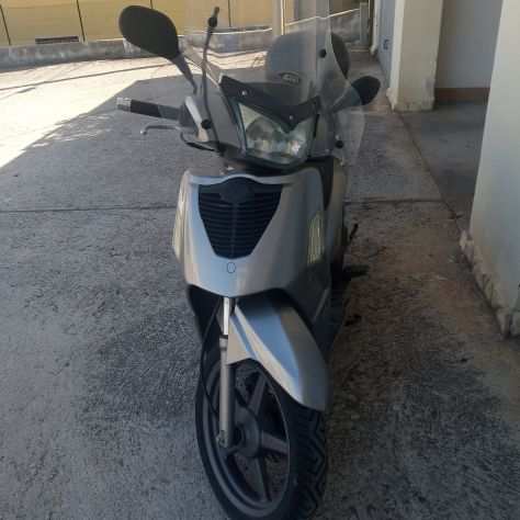 Vendesi scooter Kymco People S