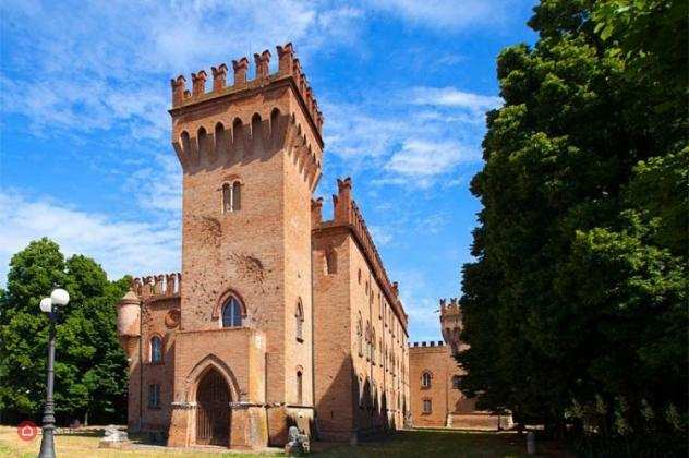 VENDESI SPLENDIDO CASTELLO DELLXI SECOLO A LUGO IN PROVINCIA DI RAVENNA