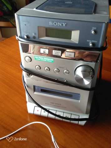 VENDESI URGENTEMENTE ( MINI-STEREO,FM,CD,CASSETTE PLAYER )