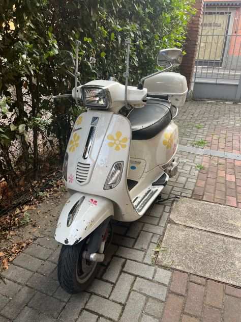 Vendesi Vespa 125 S anno 2008