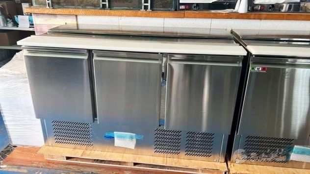 VENDITA ATTREZZATURE RISTORAZIONE  SALADETTE REFRIGERATA 3 SPORTELLI