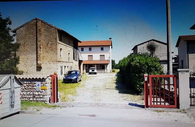 VENDITA CASA INDIPENDENTE E AMPIA AREA SCOPERTA A MUZZANA DEL T.