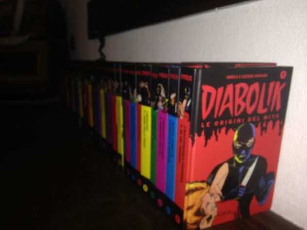 Vendo 44 volumi fumetto Diabolik