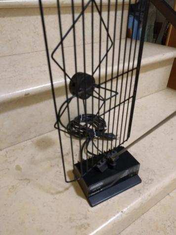 Vendo ANTENNA X TV DA INTERNO POLIOPTO UHF-VHF