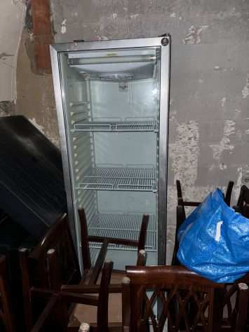 Vendo attrezzature varie per pizzeria e ristorante