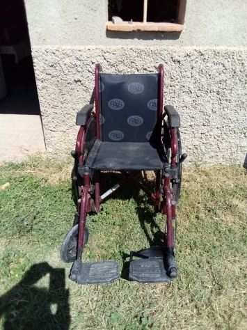 vendo carrozzina per invalidi