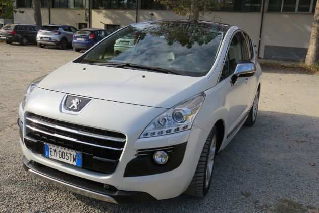 vendo CROSSOVER PEUGEOT 3008 HYBRID permesso ZTL BO