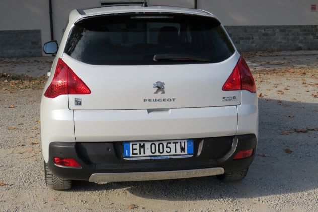 vendo CROSSOVER PEUGEOT 3008 HYBRID permesso ZTL BO