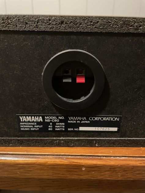 Vendo diffusore per canale centrale home theatre Yamaha NS-C80