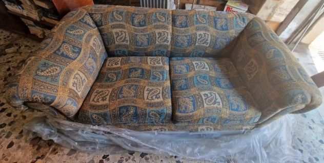 Vendo divano classico due posti marca ETRO