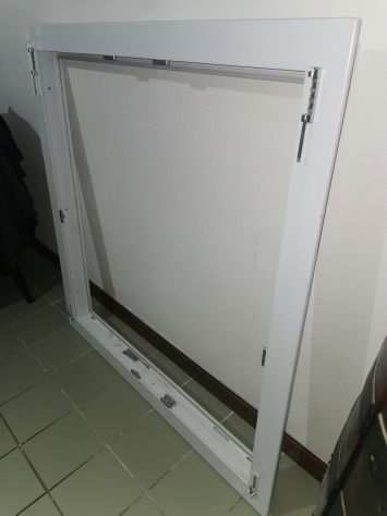 Vendo finestra bagno PVC usata come nuova