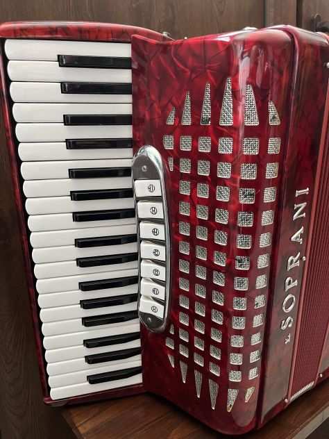 Vendo Fisarmonica Soprani 80 bassi ottimo stato