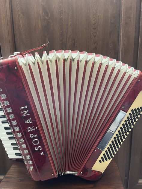 Vendo Fisarmonica Soprani 80 bassi ottimo stato