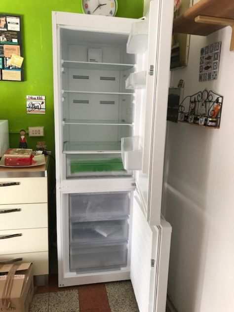 Vendo frigorifero KOENIC Mod. KFK46424 A1