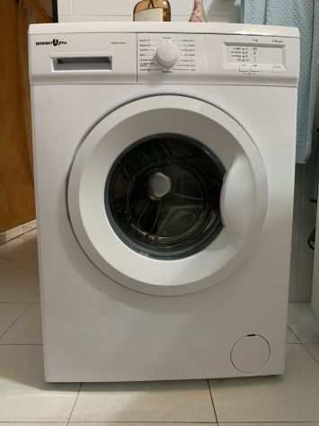 Vendo lavatrice in ottime condizioni, poco usata