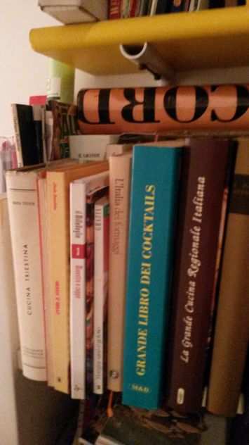 vendo libri di ogni genere, saggistica, letteratura, narrativa, teatro e cinema