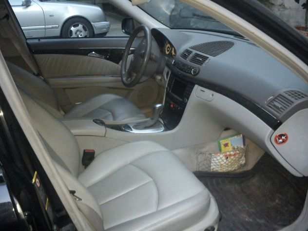 VENDO MERCEDES CLASSE E 320 SW AVANTAGARDE DEL 2003 NERA