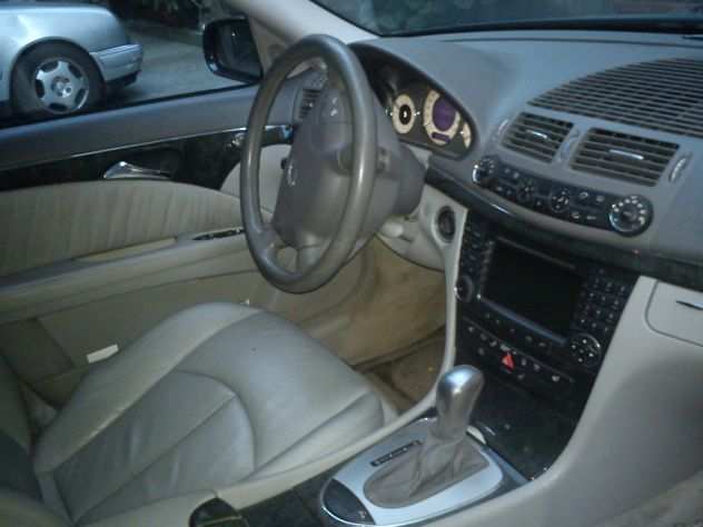 VENDO MERCEDES CLASSE E 320 SW AVANTAGARDE DEL 2003 NERA