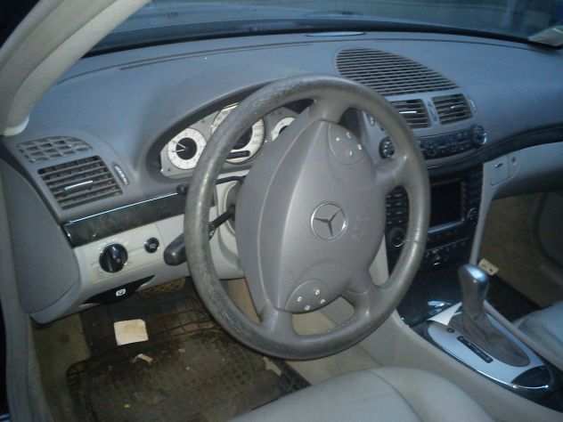 VENDO MERCEDES CLASSE E 320 SW AVANTAGARDE DEL 2003 NERA