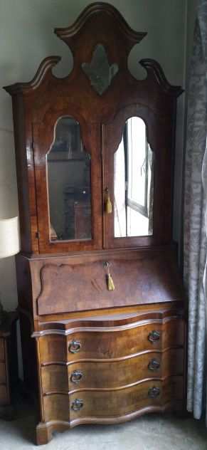 Vendo mobili depoca veneziani. Trumeau, coppia mobiletti, bureau, salotto.