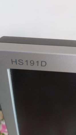 Vendo Monitor funzionante Hanns HS191D Ottime condizioni.